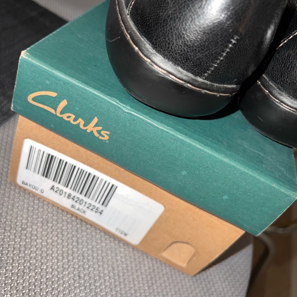 Woman’s Clark’s loafers - Picture 2 of 3